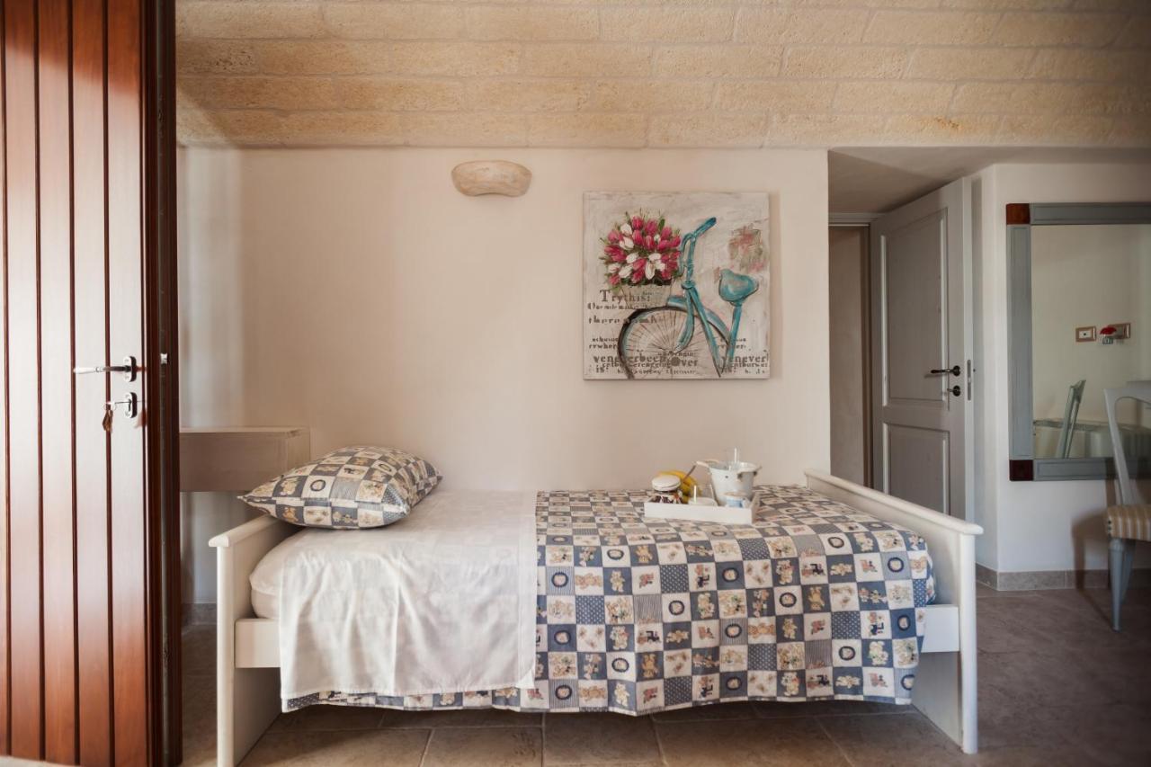 I Trulli Del Tupparello Panzió Fasano Kültér fotó